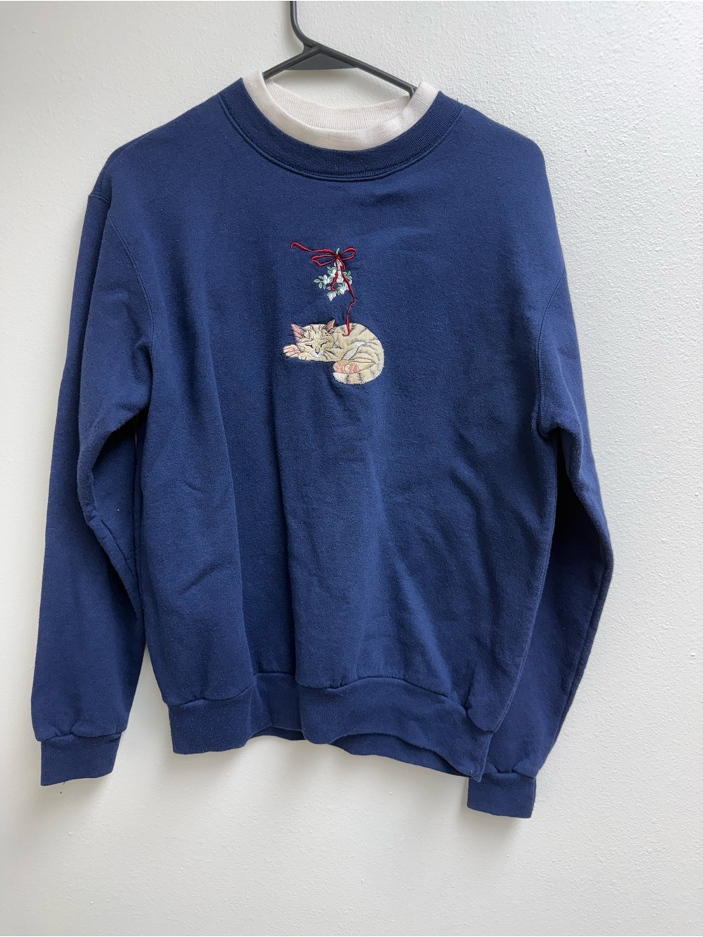 Vintage Top Stitch Women’s Navy Blue Crewneck Sweater with Cat Embroidery